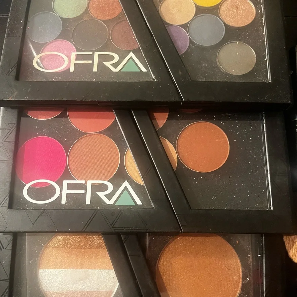 OFRA Eyeshadow Palette Collection with Brushes - Picture 2 of 4